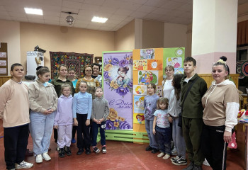 Тематическая программа«Мамин праздник»